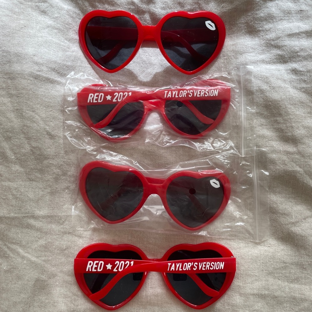 Taylor Swift RED (Taylors Version) Merch